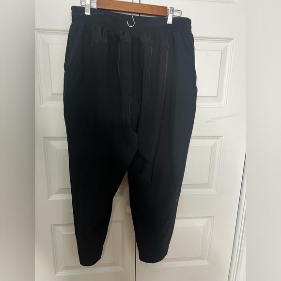 Fabletics Downtown Tapered Black Ankle Pants - Picture 4 of 6